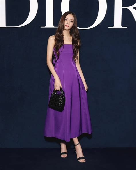 jisoo lady dior|Jisoo Dior fashion week.